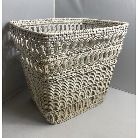 VTG White Wicker‎ Waste Basket for Plant Trash Can Shabby Rustic Basket Woven - Picture 3 of 12